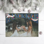 Tarjeta Festiva Elegante foto de Hanukkah escrita a mano por Serif<br><div class="desc">Elegante serbio con letras a mano "hanukkah" con granadas y flores con "Happy" y "with love" en cintas. Gráfico original de Becky Nimoy. Foto cortesía de unsplash</div>