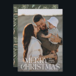 Tarjeta Festiva Elegante foto moderna mínima oliva verde botánico<br><div class="desc">Elegante foto moderna minimalista color de agua verde aceituna tipografía botánica Feliz Navidad tarjeta plana.</div>