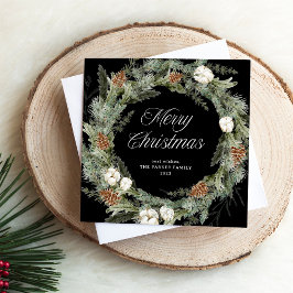 Tarjeta Festiva Elegante guirnalda de pino y vegetación | Feliz Na