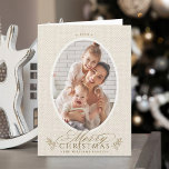 Tarjeta Festiva Elegante marco ovalado Feliz Fotos navideñas dobla<br><div class="desc">Tarjeta fotográfica mínima de vacaciones con un guión de 'Feliz Navidad' con ramas de pinecone en un fondo falso de lienzo. Para una personalización más avanzada de este diseño,  haga clic en el BOTÓN HERRAMIENTA DE DISEÑO de arriba.</div>
