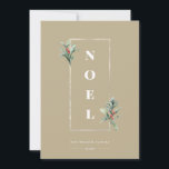 Tarjeta Festiva Elegante NOEL Gold Winter Frame Foto Beige<br><div class="desc">Elegante marco falso dorado pálido adornado con ramas de bayas de invierno sobre festivos orígenes rústicos de color beige. Características de diseño, estilo en negrita enmarcado NOEL, líneas de texto de plantilla para nombres, año y mensaje con espacio fotográfico de marcos dorados pálidos de una sola ronda en la parte...</div>
