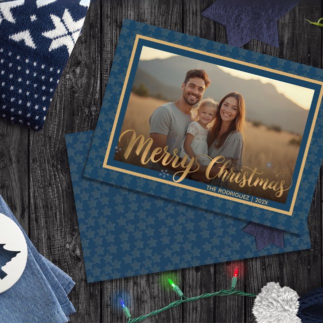 Tarjeta Festiva Elegantes Navidades de las Estrellas Azules y Oro  (Elegant Navy Blue and Gold Stars Christmas Photo Holiday Card)