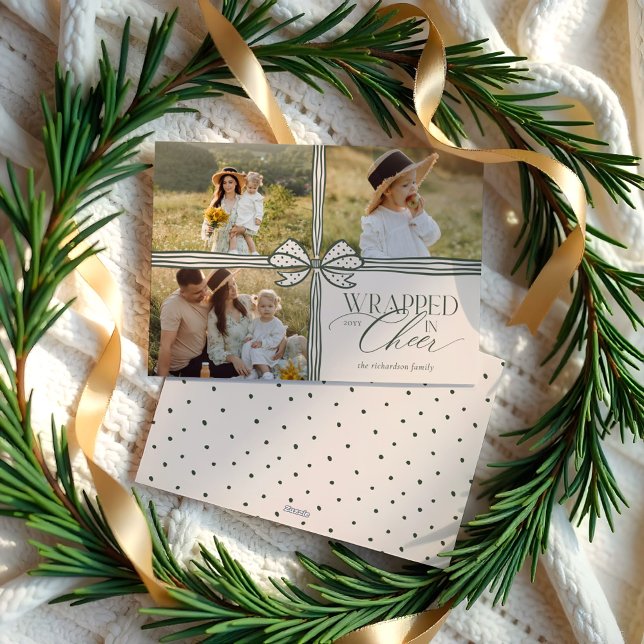 Tarjeta Festiva Envuelto en un Collage de fotos elegante y elegant (Wrapped in Cheer Elegant Bow Present Photo Collage Holiday Card)