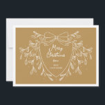 Tarjeta Festiva Escudo festivo con Navidades de oro con fotos de m<br><div class="desc">Envíe sus cálidos deseos de vacaciones a su familia y amigos, y difunda la alegría de sus vacaciones con esta elegante tarjeta de felicitación de Navidades con un diseño de mistletoe de arte de línea blanca enmarcado en un escudo moderno y elegante. El entorno dorado festivo aporta un toque de...</div>