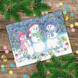 Tarjeta Festiva Esta Es La Temporada Para Ser Jolly Funny Snowmen<br><div class="desc">Único,  clásico,  de moda,  bonito y decorativo grupo de sonrientes nevados disponibles en una amplia variedad de productos elegantes,  elegantes o de moda. Este diseño hipster caprichoso está diseñado para los amantes de la temporada navideña de diciembre o de los ilustraciones de arte gráfico.</div>