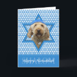 Tarjeta Festiva Estrella de Jánuca de David - GoldenDoodle<br><div class="desc">Qué podría hacer decir Jánuca feliz más diversión que teniendo este perro de GoldenDoodle el llevar de un Yamaka rodeado por la estrella de David. Este diseño caprichoso del día de fiesta estará seguro de encantar a sus amigos y familia así como otros amantes del perro. Este diseño está disponible...</div>