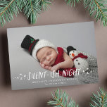 Tarjeta Festiva Estrellas nocturnas silenciosas Navidades de foto<br><div class="desc">Con tipografía caprichosa y estrellas dibujadas a mano. Hay un degradado que se desvanece para resaltar el texto.</div>