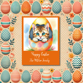 Tarjeta Festiva excéntrico gatito de Pascua en la cáscara de huevo