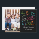 Tarjeta Festiva Fa La La Holiday Photo Cards<br><div class="desc">Celebre la temporada con esta moderna y elegante tarjeta de vacaciones de Berry Berry Sweet.</div>
