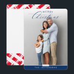 Tarjeta Festiva FAMILIA FOTO moderna caligrafía superpuesta azul m<br><div class="desc">por kat massard >> www.simplysweetPAPERIE.com <<< Un diseño de tarjeta festividad fotográfica super simple para celebrar la temporada con la familia y amigos. ¡El máximo espacio para mostrar a tu hermosa familia! CONSEJO 1. Para redimensionar / reubicar la foto pulse el botón "personalizar". 2. También puede cambiar las fuentes, mover...</div>