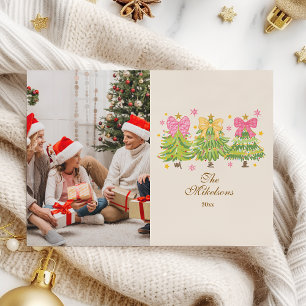 Tarjeta Festiva Familia navideña de árboles de cinta entrecruzados