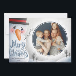 Tarjeta Festiva Familia personalizada de Snowman Merry Christmas<br><div class="desc">¡Envíe su foto familiar anual con esta adorable tarjeta de Navidades familiares con temática de snowman! ¡Esta tarjeta de Navidad es totalmente personalizable! Puede editar el texto, agregar su nombre y añadir su propia foto haciendo clic en "personalizar esta plantilla". ¡Esta plantilla de tarjeta de Navidades de fotos de la...</div>
