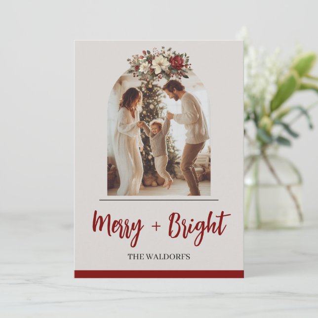 Tarjeta Festiva Family Photo Christmas Card | Merry + Bright (Anverso de pie)