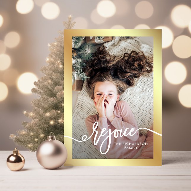 Tarjeta Festiva Faux Gold Rejoice | Guión de Navidades con foto (An elegant, faux gold Christmas photo card)