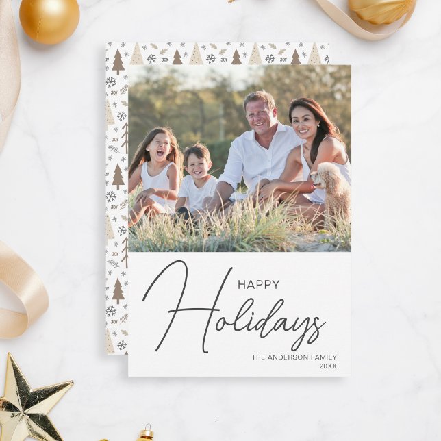 Tarjeta Festiva Felices Fiestas Escritura Moderna Foto (Happy Holidays Modern Script Photo Holiday Card by MINTIC DESIGN STUDIO)