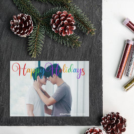 Tarjeta Festiva Felices Fiestas: Guión arcoiris Foto de pareja gay