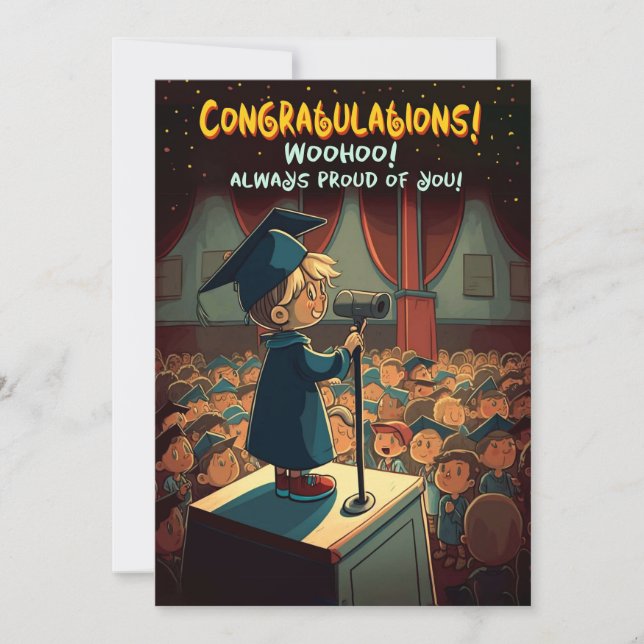 Tarjeta Festiva Felicidades por tu graduación - Sonriente en escen (Anverso)