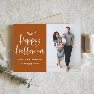 Tarjeta Festiva Feliz broche de Halloween Lettering Naranja quemad