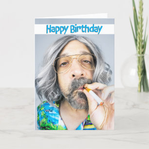 Tarjeta Festiva Feliz Cumpleaños A Un Hombre Que Todavía Está Fuma