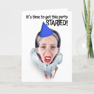 Tarjeta Festiva Feliz cumpleaños, anciana quiere ir a la cama