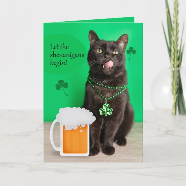 Tarjeta Festiva Feliz día de San Patricio Gato divertido con cerve (Anverso)