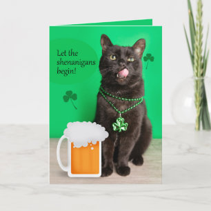 Tarjeta Festiva Feliz día de San Patricio Gato divertido con cerve