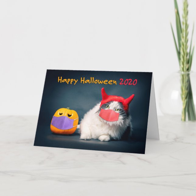 Tarjeta Festiva Feliz Halloween 2020 Gato y calabaza en máscaras f (Anverso)