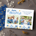 Tarjeta Festiva Feliz Hanukkah 2 Festividad judía de fotos<br><div class="desc">Envíe sus deseos con esta tarjeta de vacaciones fotográfica que incluye un guión de acuarela feliz de Hanukkah y símbolos judíos de vacaciones para destacar su mensaje de bienvenida.</div>