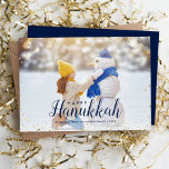 Tarjeta Festiva Feliz Hanukkah | Superposición de la fotografía de<br><div class="desc">Personalizado económico imprimió tarjetas fotográficas de vacaciones con plantillas sencillas para la personalización. Este diseño moderno de moda tiene un purpurina falso y un elegante texto de caligrafía. El texto dice "Feliz Hanukkah". Personalízalo con tus fotos y agrega tu apellido y el año. El lado inverso tiene espacio para fotos...</div>