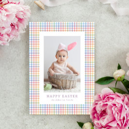 Tarjeta Festiva Feliz Pascua plaid colorido adorable en una foto