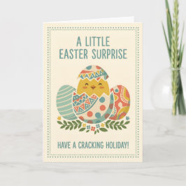 Tarjeta Festiva Festejo de Cascar huevos de Pascua, Pollito que sa