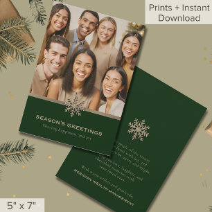 Tarjeta Festiva Festividad en verde y oro Fotografías de copos de