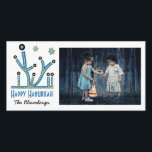Tarjeta Festiva Festividad Feliz Hanukkah Card "Menorah Bling"<br><div class="desc">Feliz feriado, tarjeta fotográfica Hanukkah, "Menorah Bling" Glossy, tarjeta fotográfica con sobre blanco. Personalice reemplazando las fotos y la redacción, "Happy Hanukkah, The Blumbergs" (Feliz Hanukkah, los Blumbergs), Personalizar de la redacción eligiendo su estilo de letra, color y tamaño favorito. ¡Gracias por detenerse y por ir de compras! Muy apreciado....</div>