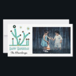 Tarjeta Festiva Festividad Feliz Hanukkah Card "Menorah Bling"<br><div class="desc">Feliz feriado, tarjeta fotográfica Hanukkah, "Menorah Bling" Glossy, tarjeta fotográfica con sobre blanco. Personalice reemplazando las fotos y la redacción, "Happy Hanukkah, The Blumbergs" (Feliz Hanukkah, los Blumbergs), Personalizar de la redacción eligiendo su estilo de letra, color y tamaño favorito. ¡Gracias por detenerse y por ir de compras! Muy apreciado....</div>