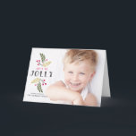 Tarjeta Festiva Festividad seamos Jolly Berries y la foto de la ve<br><div class="desc">¡Seamos alegres! Envíe sus deseos de vacaciones con esta tarjeta de vacaciones fotográficas. Presenta una tipografía moderna con elementos verdes y bayas. Personalice agregando sus propios detalles.</div>