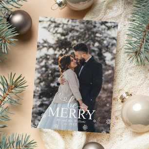 Tarjeta Festiva Foto con tipografía elegante "Be Merry"
