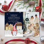 Tarjeta Festiva Foto Cute Gnomes Winter Snow Merry Christmas<br><div class="desc">Presentamos nuestra Personalizado Photo Cute Gnomes Winter Snow Merry Christmas Holiday Card! Esta tarjeta encantadora es la manera perfecta de extender la alegría de sus vacaciones a sus seres queridos. Con un fantástico diseño gnomo con el texto "Feliz Navidad" y un nevado fondo de invierno y tu foto favorita, esta...</div>