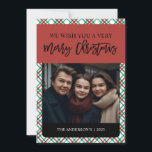 Tarjeta Festiva Foto de color rojo y verde<br><div class="desc">Con un diseño clásico rojo y verde de yeso y letra de guión,  estas tarjetas de Navidades de fotos son siempre de estilo!</div>