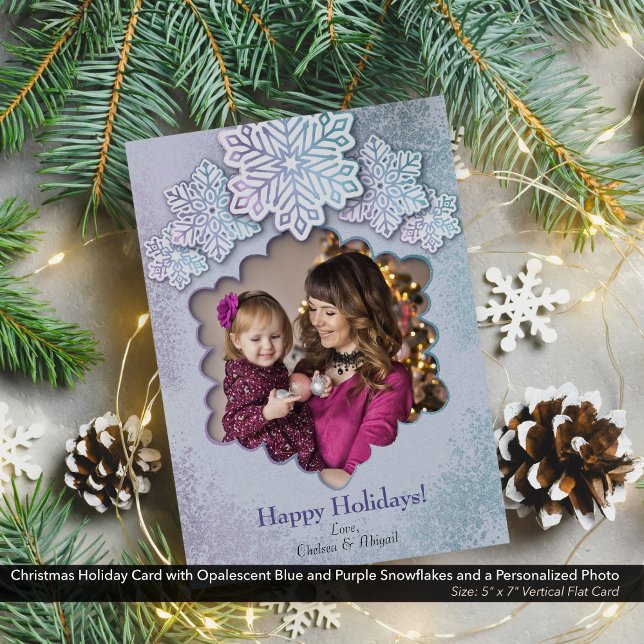 Tarjeta Festiva Foto de copo de nieve azul opalescente para navida (Christmas Holiday Card with Opalescent Blue and Purple Snowflakes with Personalized Photo-5"x7" Card)