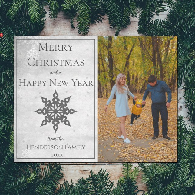 Tarjeta Festiva Foto de copo de nieve gris moderno (Gray Modern Snowflake Photo Holiday Card)