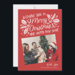 Tarjeta Festiva Foto de instantánea inclinada de Red Vintage Holly<br><div class="desc">Esta tarjeta fotográfica festiva y de moda presenta nuestra original follaje de invierno con tipografía de estilo dulce en rojo y 2 fotos inclinadas. La parte de atrás viene con un patrón de coincidencia.</div>