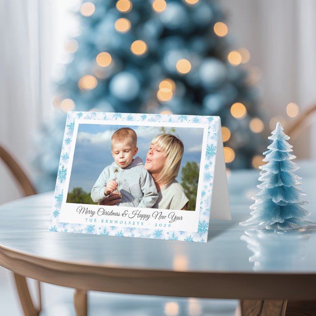 Tarjeta Festiva Foto de los Navidades Icy Blue Snowflakes (Cool Icy Blue Snowflakes Christmas Photo Holiday Card)