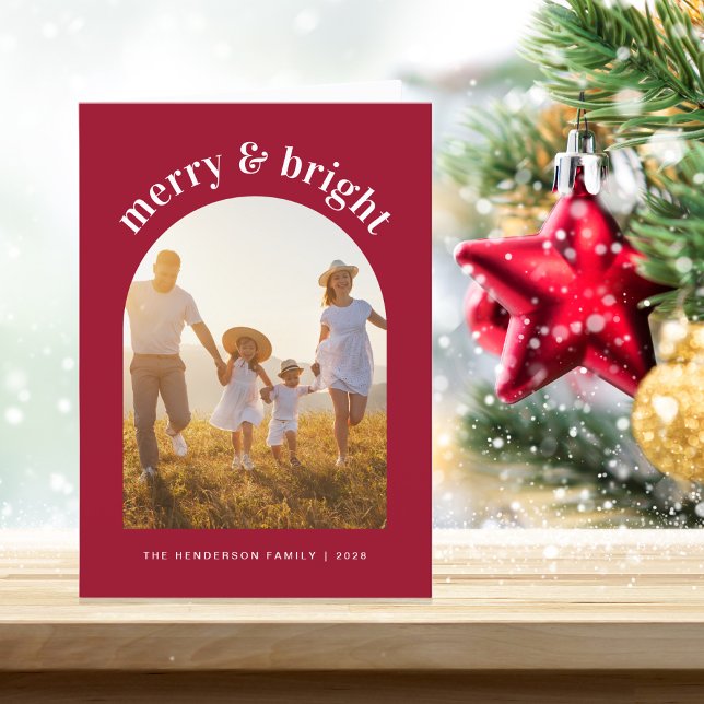 Tarjeta Festiva Foto De Merry Y Bright Arch Navidades Rojos (Capture the essence of the holiday season and share the warmth of your love and laughter)