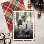 Tarjeta Festiva Foto de Navidades casados y moras<br><div class="desc">Celebra tu primera temporada festiva como pareja casada con nuestra exclusiva tarjeta de bienvenida de Navidades "Casados y Cerezas". Al mostrar tu preciado frente y centro de fotos recién casadas, esta carta combina maravillosamente la alegría de tu unión con la magia de la temporada de fiestas. Dé la vuelta a...</div>