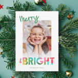 Tarjeta Festiva Foto de Navidades de papel de tejidos con amarre y<br><div class="desc">Esta divertida y brillante tarjeta de vacaciones para Navidades incluye texto colorido, que dice "Merry & Bright" en verde, cal, rojo cereza, rosa, amarillo dorado y agua. La tipografía de la palabra "Brillante" incorpora un diseño de papel tisular superpuesto, que también se incluye en la parte posterior (árboles de Navidad...</div>
