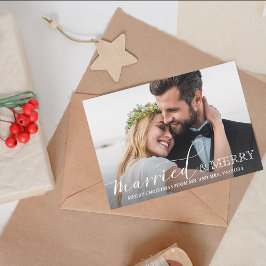 Tarjeta Festiva Foto de recién casados casados y alegres corona de