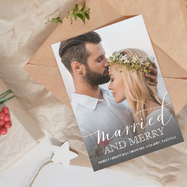 Tarjeta Festiva Foto de recién casados casados y alegres Ombre gri