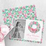 Tarjeta Festiva Foto de Wreath de la playa de Palm Beach Pink & Gr<br><div class="desc">PreppyPrint.com - ¡Celebra a los Navidades con estilo! Añade tu toque personalizado a estas tarjetas de Navidad. Trasladar este diseño a los productos de tu elección. Haga clic en "quitar de la parte trasera de la tarjeta" bajo "Logotipo y marca de creador independiente" para eliminar el código QR de la...</div>