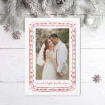 Tarjeta Festiva Foto del Boda del marco pintado con el Holly clási<br><div class="desc">Hojas huecas,  bayas y bordes ondulados ilustrados originalmente alrededor de una foto retratada a mano por Becky Nimoy. Añadir una foto en la parte posterior o un mensaje.</div>