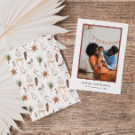 Tarjeta Festiva Foto del patrón de Navidades rusos<br><div class="desc">Navidades modernos y elegantes tarjeta de vacaciones con un diseño de Navidades acuáticos con ramas de pino, conos, dulces, chocolate caliente, ornamentos, bayas de Navidad y más. Esta tarjeta de vacaciones seguramente hará que cualquiera sienta el espíritu de los Navidades. En la parte delantera, tenemos un hermoso marco de fotos...</div>